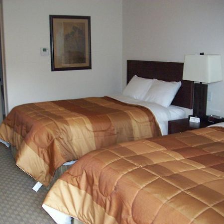 Price Pointe Inn Waukesha Exterior foto